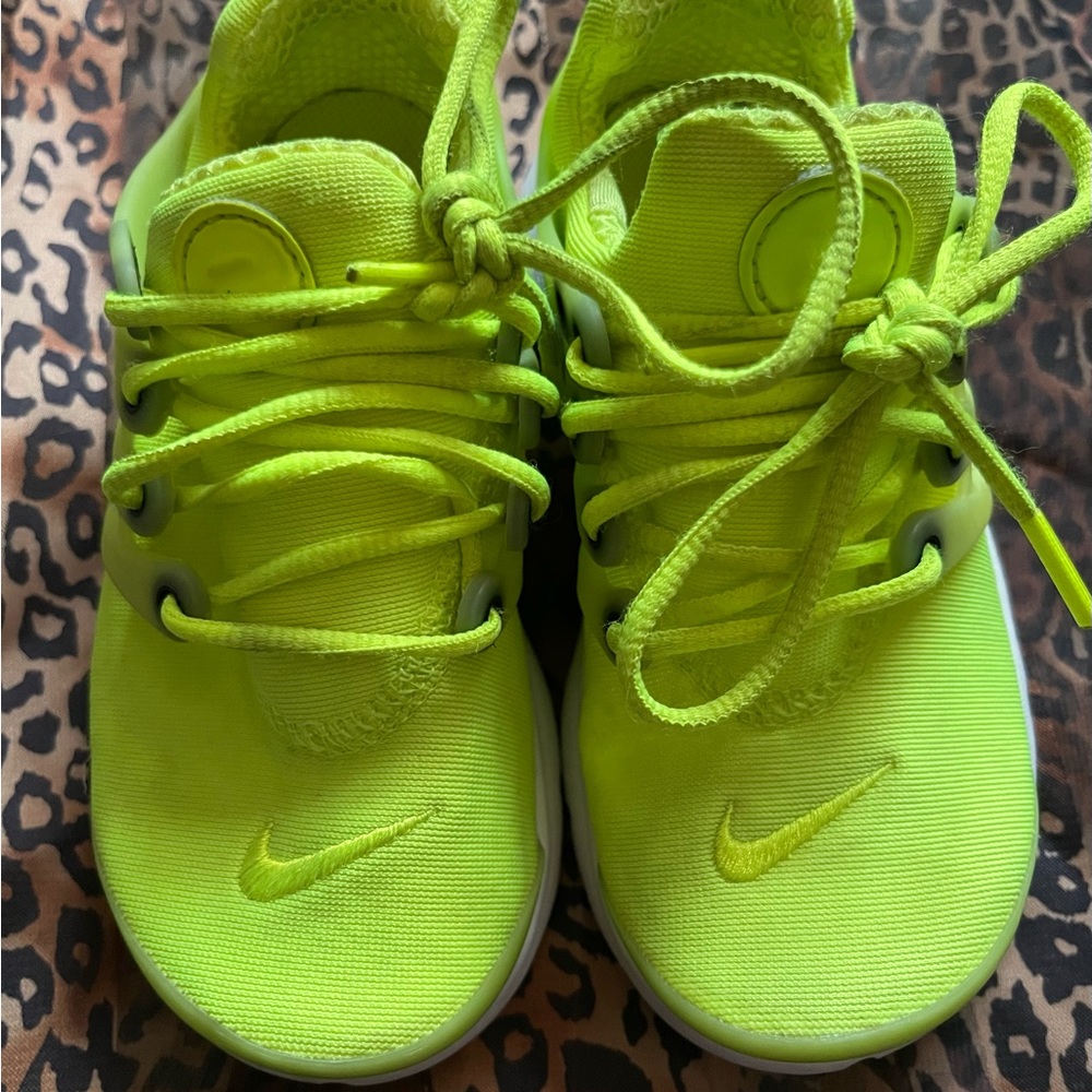 Kids shoes 11c